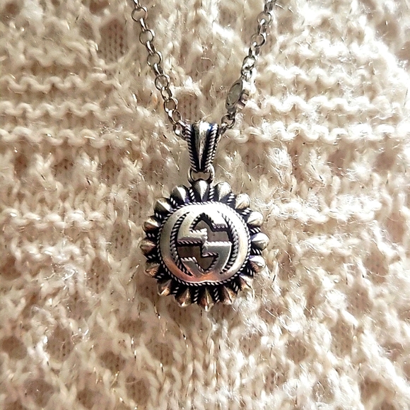 GUCCI INTERLOCKED GUCCI G LOGO EMBELLISHED PENDANT STATION - Picture 4 of 8